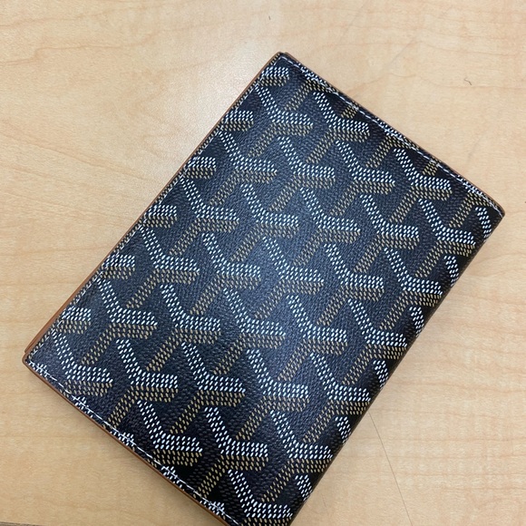 Goyard Black and Brown Passport Holder - Picture 3 of 10